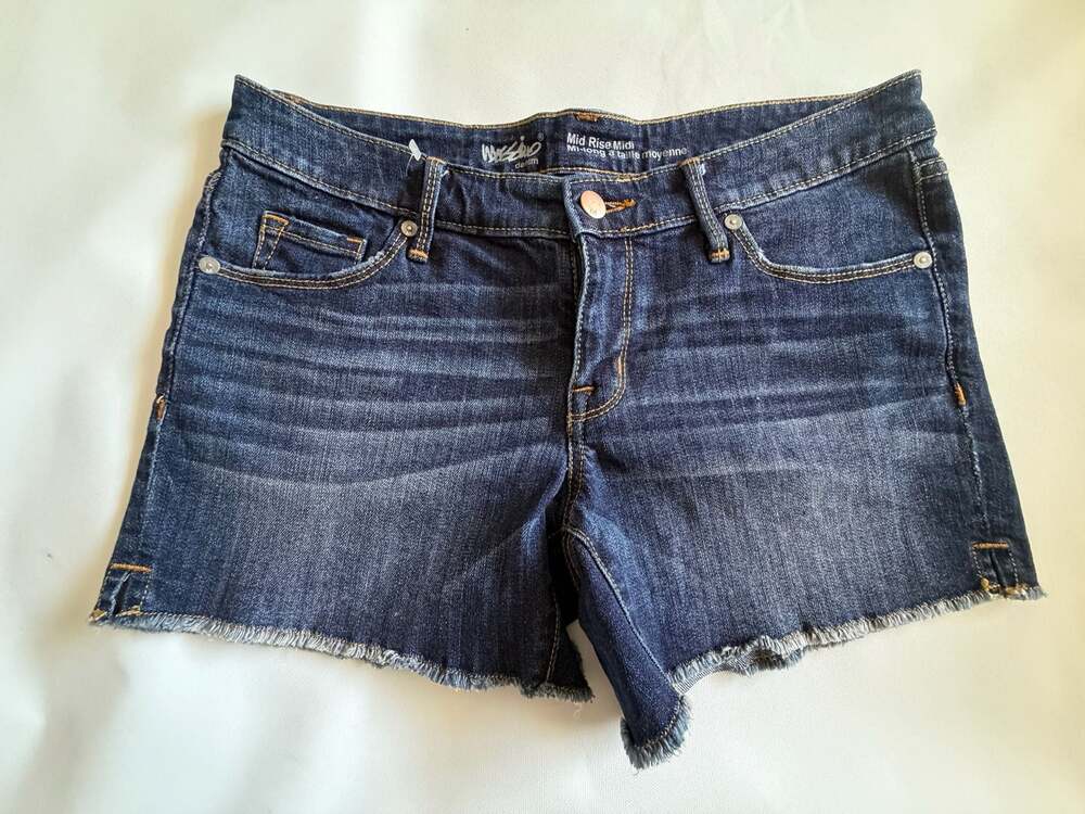 Mossimo Denim Shorts Womens 6/28 Blue Mid Rise Midi Cutoff Frayed Stretch